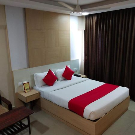 Hotel Geo Bangalore Bagian luar foto